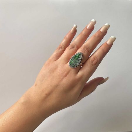Uvarovite Ring