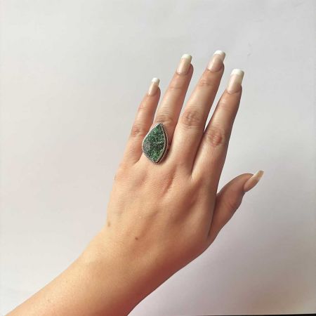 Uvarovite Ring