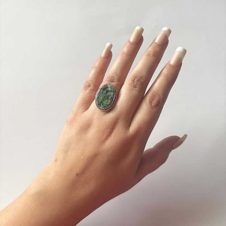 Uvarovite Ring