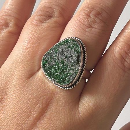 Uvarovite Ring