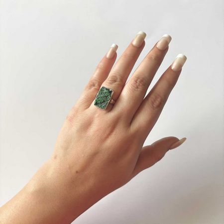Uvarovite Ring