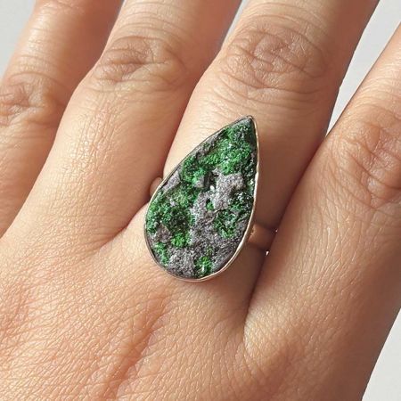 Uvarovite Ring