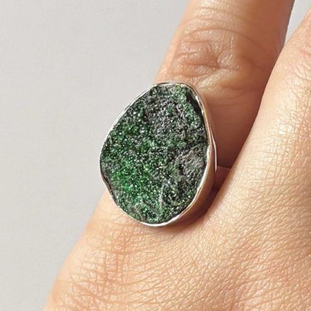 Uvarovite Ring