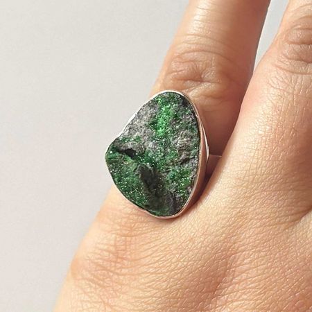 Uvarovite Ring