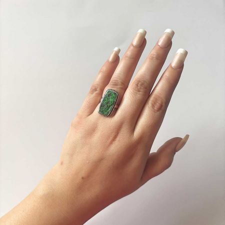 Uvarovite Ring