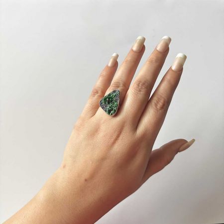Uvarovite Ring