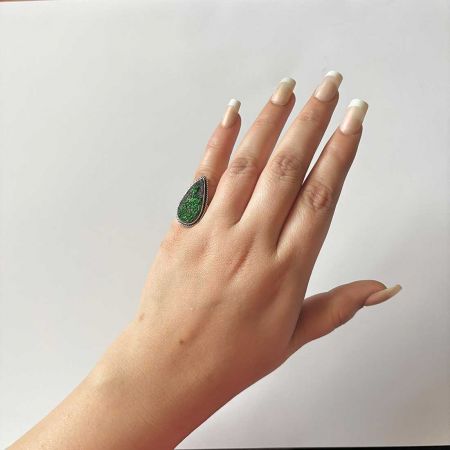 Uvarovite Ring