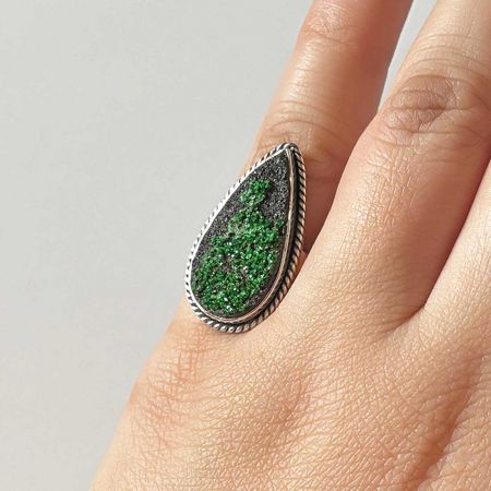 Uvarovite Ring