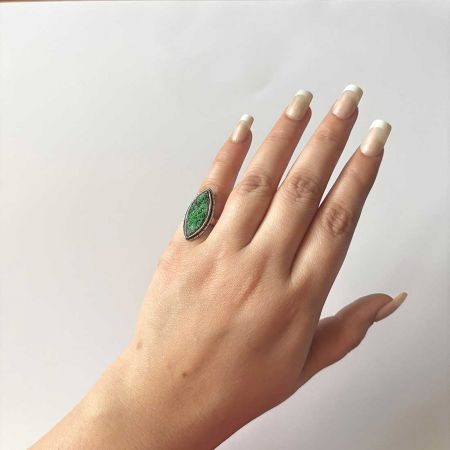 Uvarovite Ring