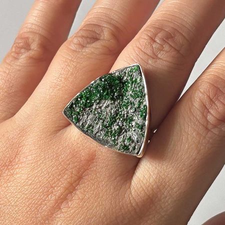 Uvarovite Ring