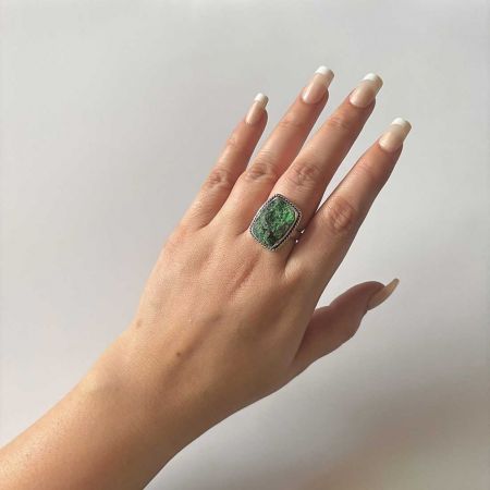 Uvarovite Ring