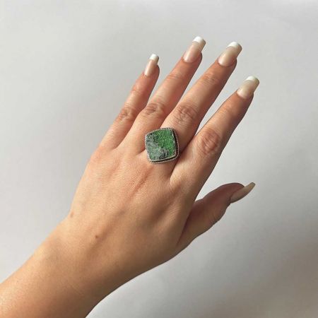 Uvarovite Ring