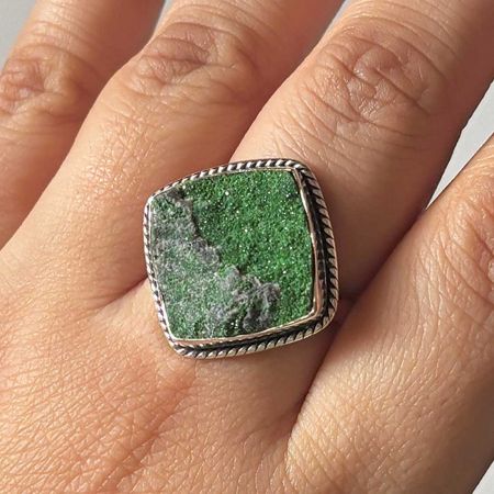 Uvarovite Ring