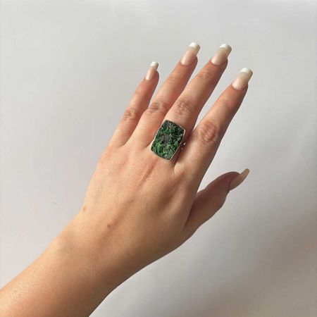 Uvarovite Ring