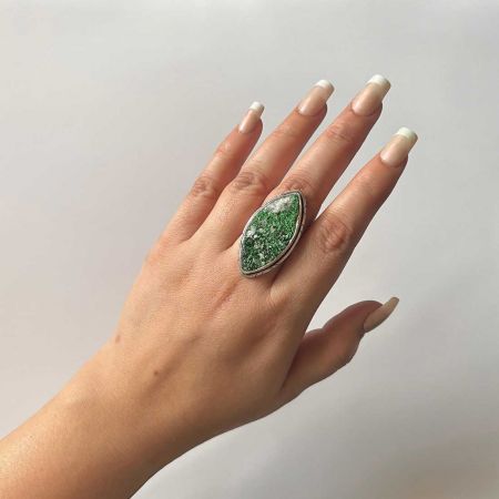 Uvarovite Ring