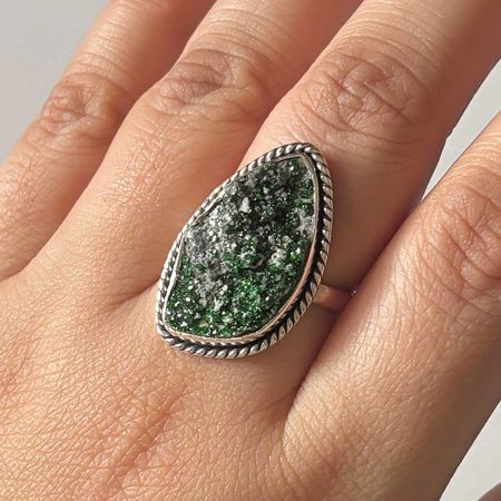 Uvarovite Ring