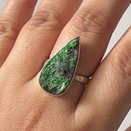 Uvarovite Ring