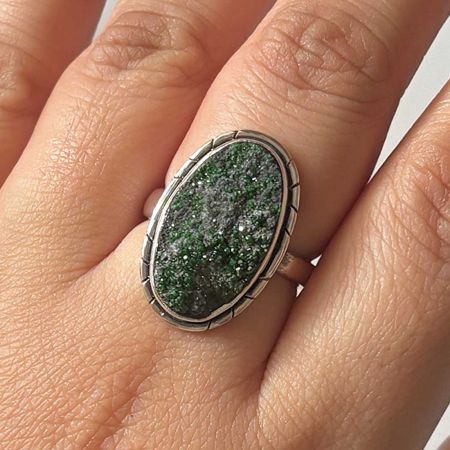 Uvarovite Ring