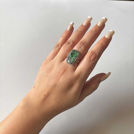 Uvarovite Ring