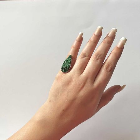 Uvarovite Ring