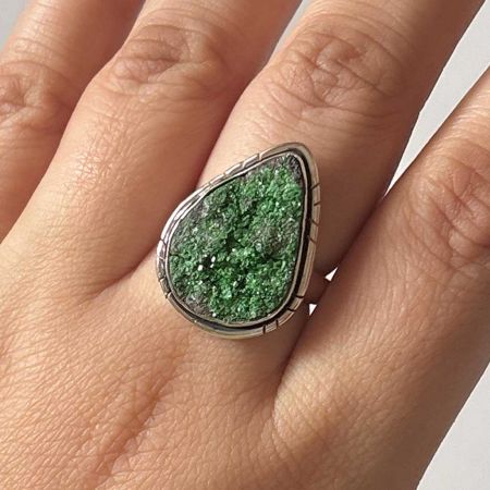 Uvarovite Ring