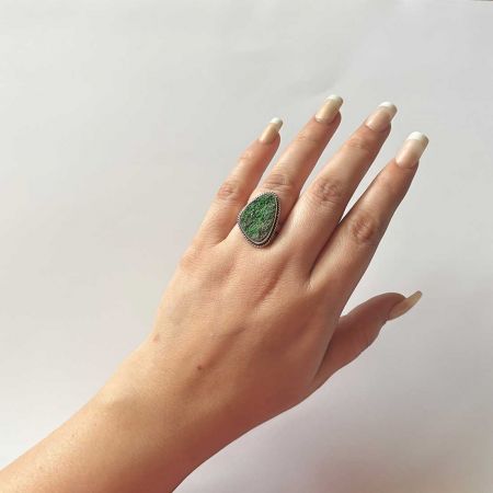 Uvarovite Ring