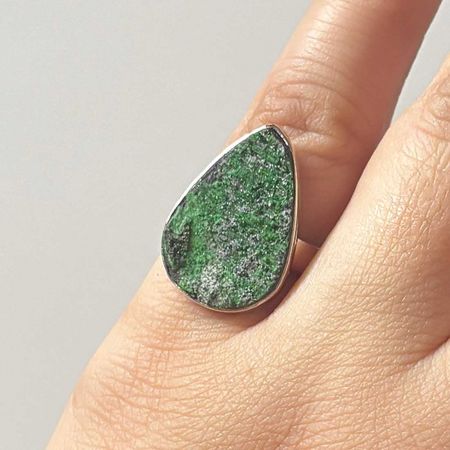 Uvarovite Ring