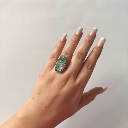 Uvarovite Ring