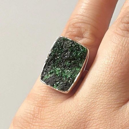 Uvarovite Ring