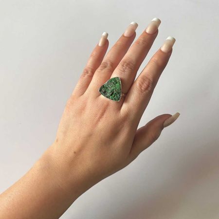 Uvarovite Ring