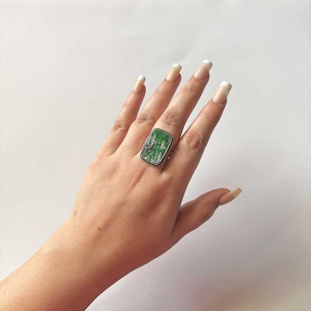 Uvarovite Ring