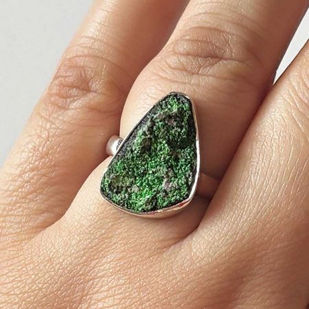 Uvarovite Ring