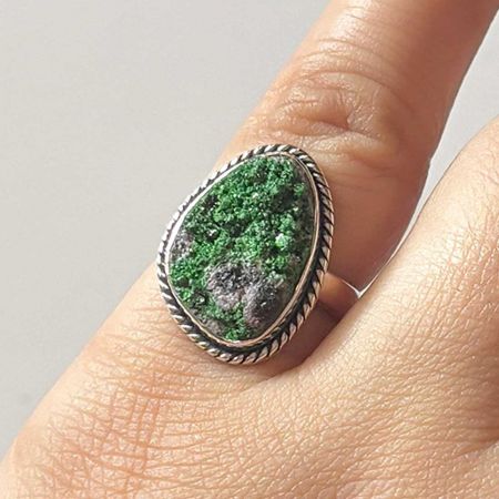 Uvarovite Ring