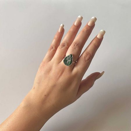 Uvarovite Ring