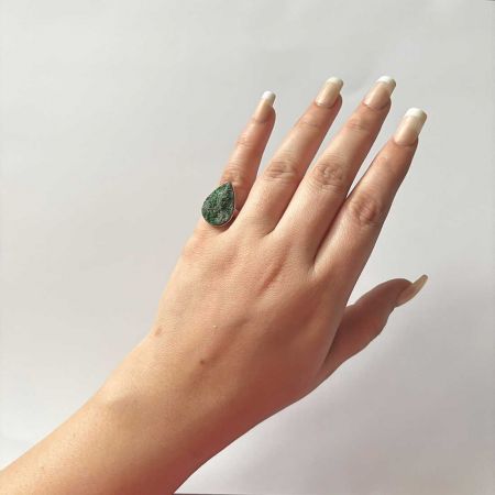 Uvarovite Ring