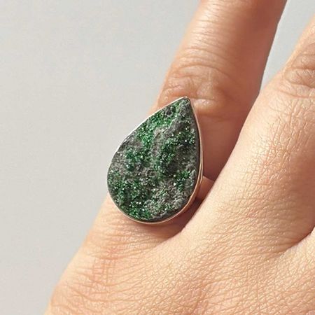 Uvarovite Ring