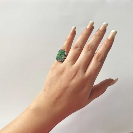 Uvarovite Ring