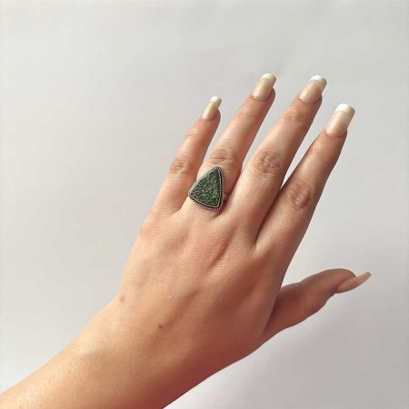 Uvarovite Ring