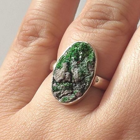 Uvarovite Ring