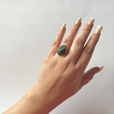 Uvarovite Ring