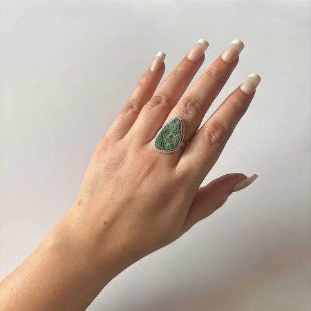 Uvarovite Ring