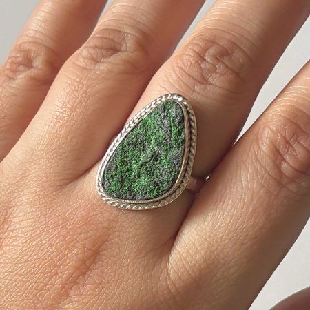 Uvarovite Ring