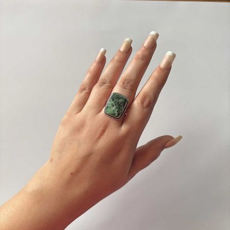 Uvarovite Ring