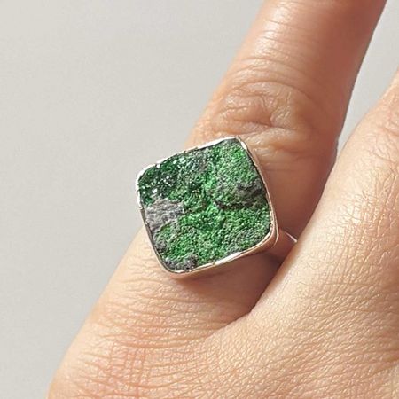 Uvarovite Ring