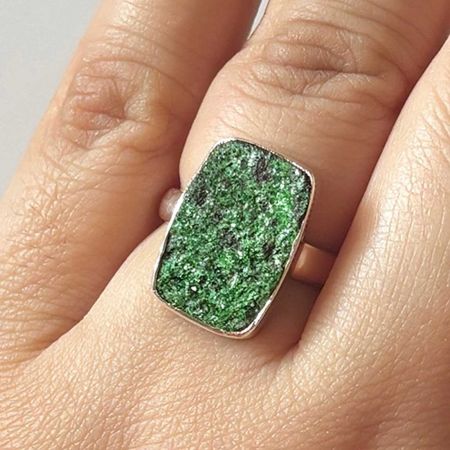 Uvarovite Ring