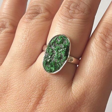 Uvarovite Ring