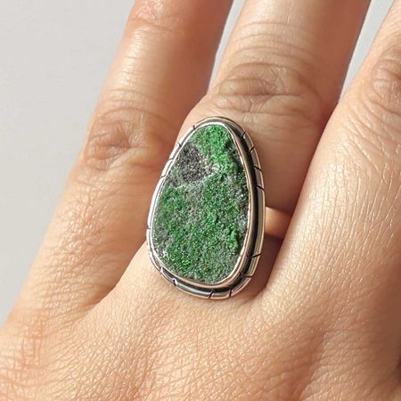 Uvarovite Ring
