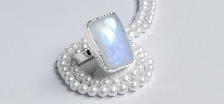 Natural moonstone rings